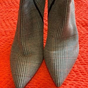 Cabi pointed heel booties